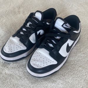 Nike Panda Dunks